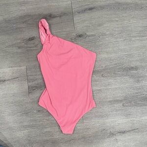 Lovers and Friends Blanche One Shoulder Bodysuit in Pop Pink Sz s